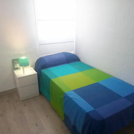 Centrico De Dos Dormitorios, Amplio Y Luminoso *