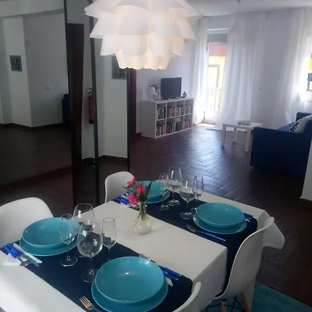 Centrico De Dos Dormitorios, Amplio Y Luminoso *