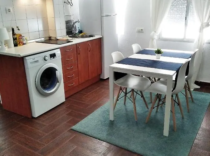 Centrico De Dos Dormitorios, Amplio Y Luminoso * Plasencia