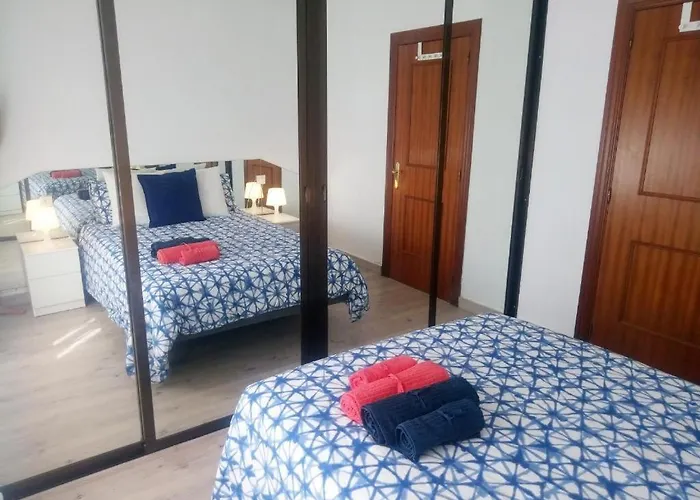 Apartamento Centrico De Dos Dormitorios, Amplio Y Luminoso *